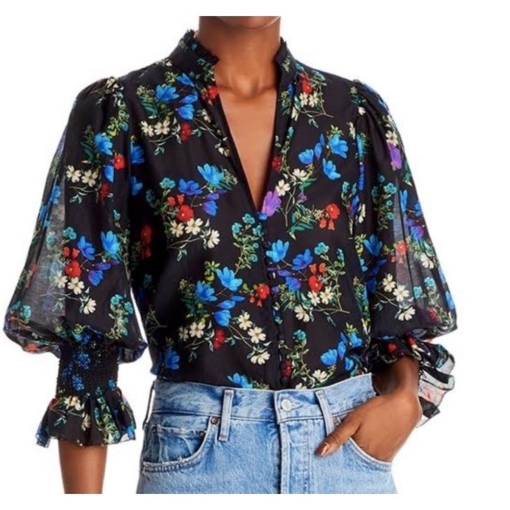 Alice + Olivia Ilan floral smocked sleeve blouse beautiful blooms silk Sz M EUC